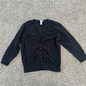 Cropped Black Sweater Medium Y2K energy, everyday basic